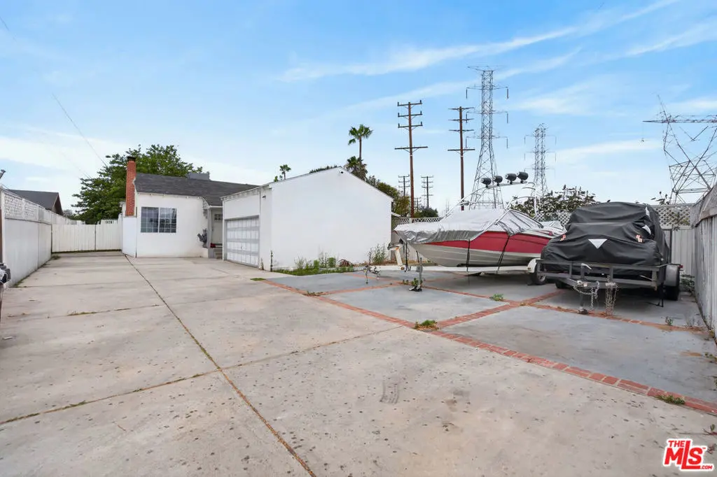 6427 Klump Avenue, North Hollywood, CA — listing photo 1