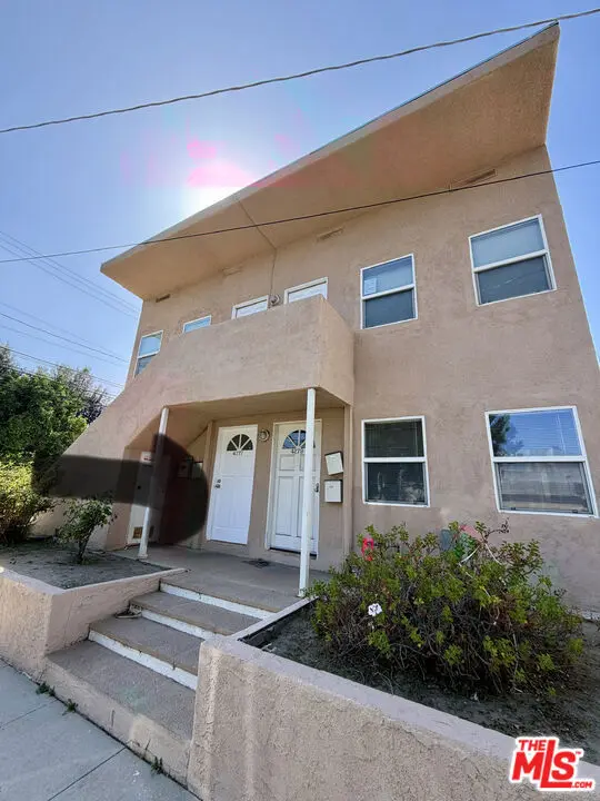4277 1/2 Colbath Avenue, Sherman Oaks, CA — listing photo 1