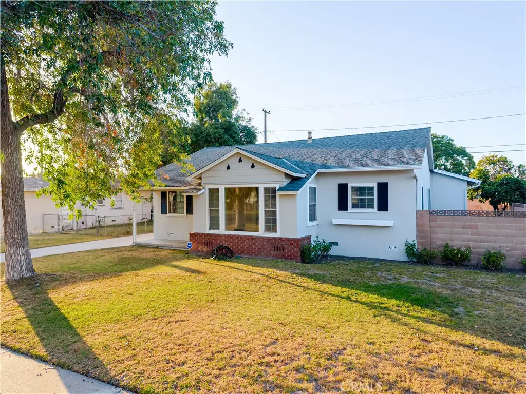 Single Family Residence for sale at 2129 W Cerritos, Anaheim, CA featuring 3 beds and 2 baths