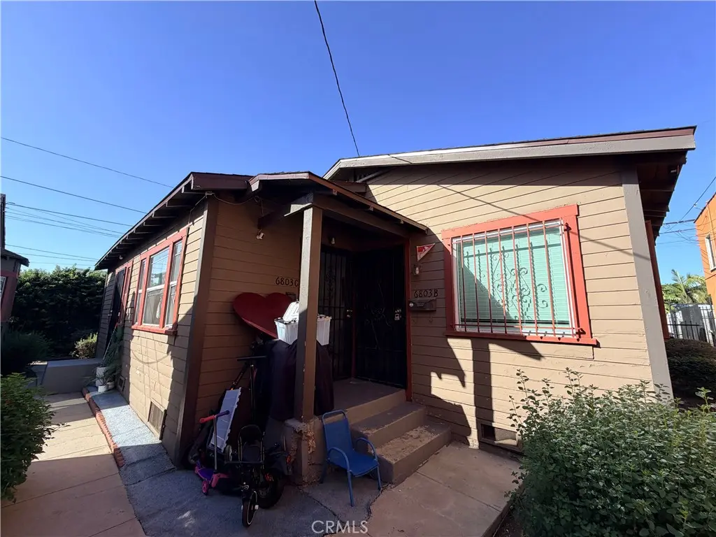 6803 Middleton Street B, Huntington Park, CA — listing photo 1