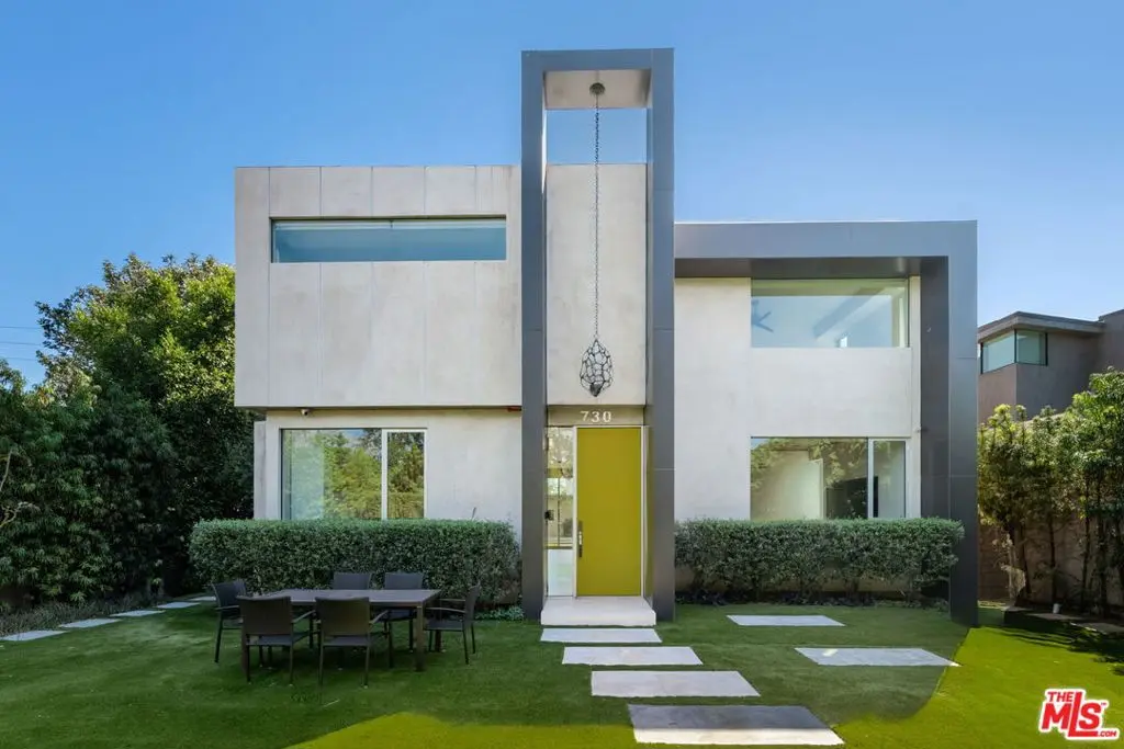 Single Family Residence for rent at 730 San Vicente Boulevard, Santa Monica, CA featuring 4 beds and 5 baths
