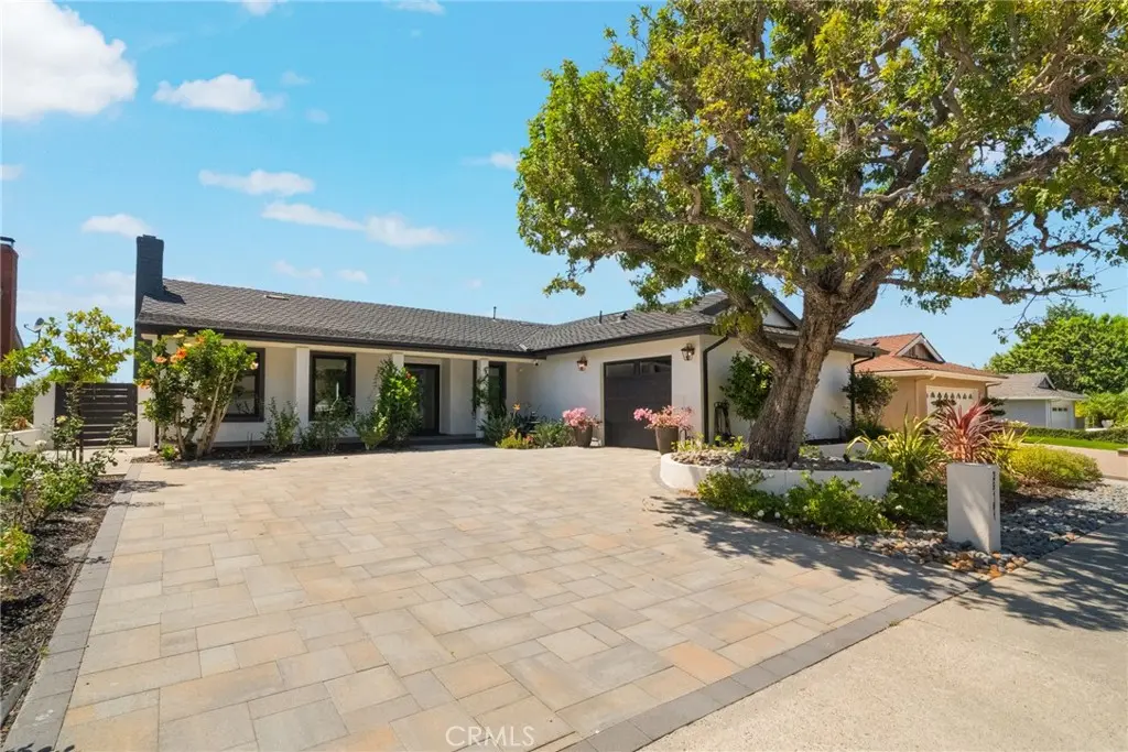 Single Family Residence for rent at 29161 Aloma, Laguna Niguel, CA featuring 3 beds and 2 baths