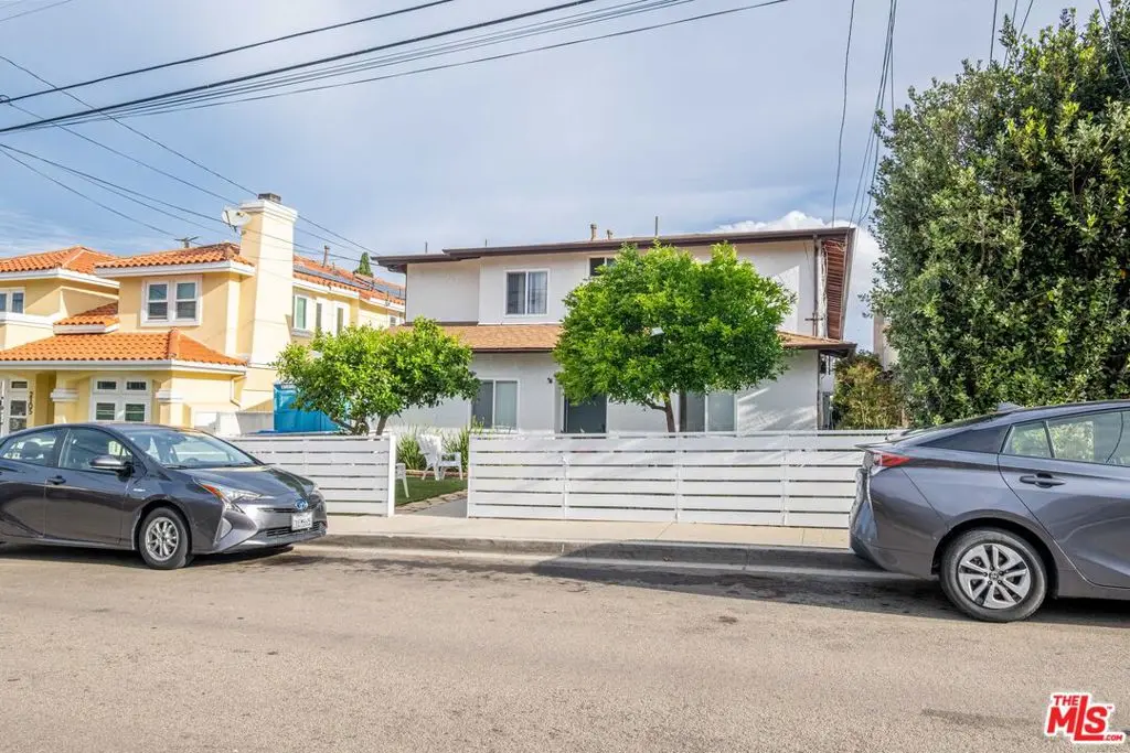 2107 Pullman Lane E, Redondo Beach, CA — listing photo 1