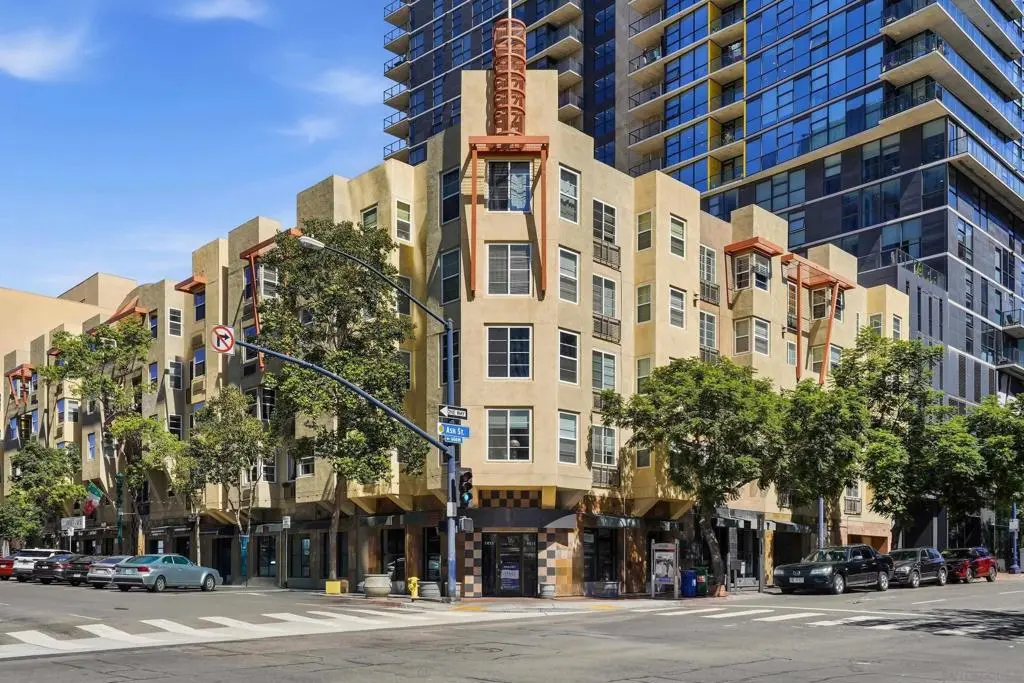 Residential Lease for rent at 1435 India 408, San Diego, CA featuring 2 beds and 2 baths