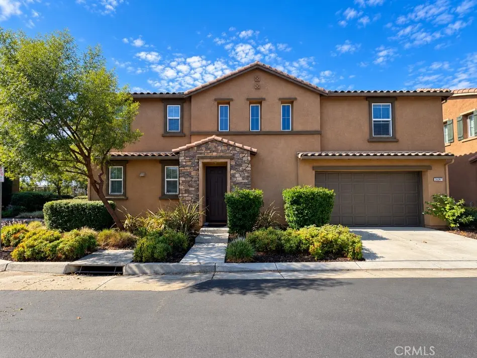 Condominium for rent at 26287 Jasmine Avenue, Murrieta, CA featuring 3 beds and 3 baths