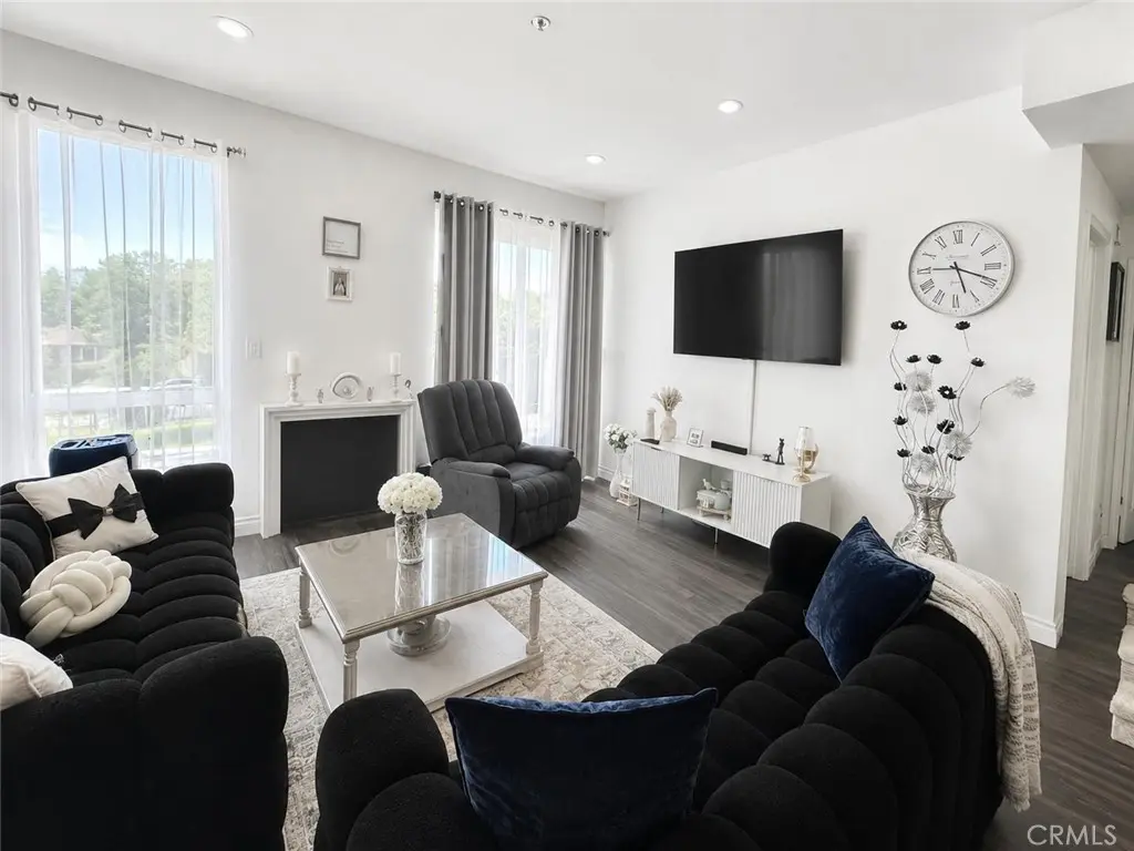 19350 Sherman, Reseda, CA — listing photo 1