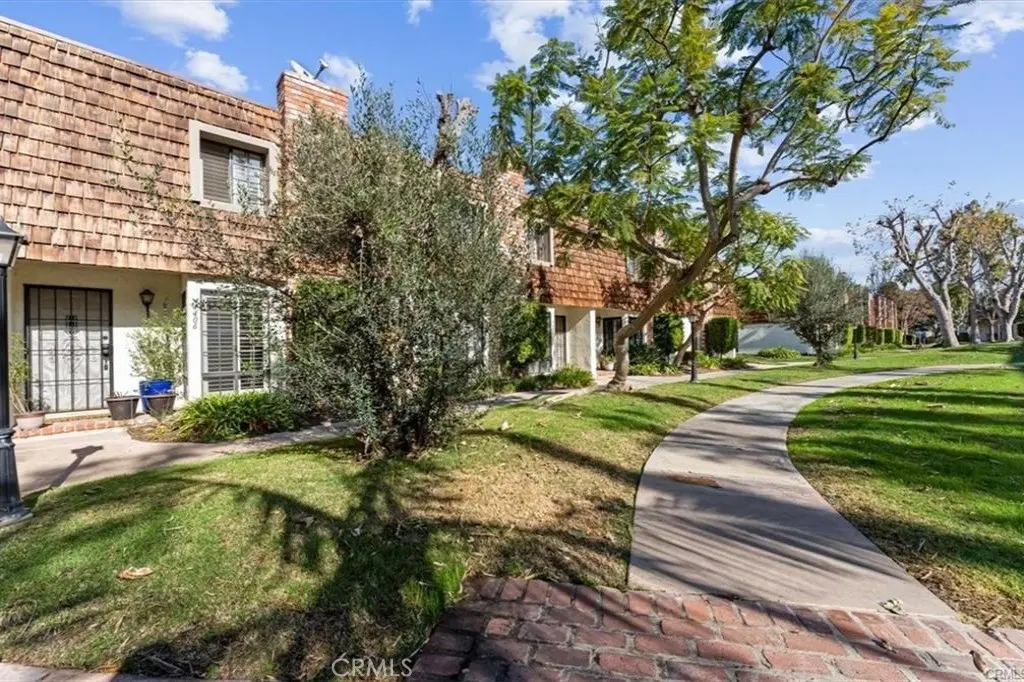 4406 Sea Harbour Drive, Huntington Beach, CA — listing photo 1