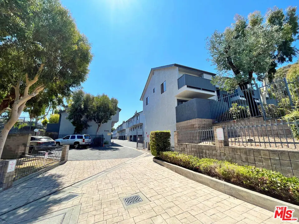 4180 Marlton Avenue 37, Los Angeles, CA — listing photo 1