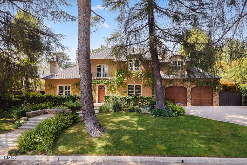 Single Family Residence for rent at 1925 Tondolea Lane, La Canada Flintridge, CA featuring 4 beds and 5 baths