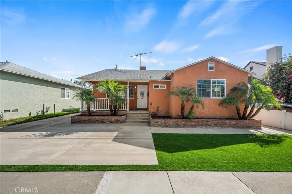 Single Family Residence for sale at 6032 Oliva, Lakewood, CA featuring 3 beds and 2 baths