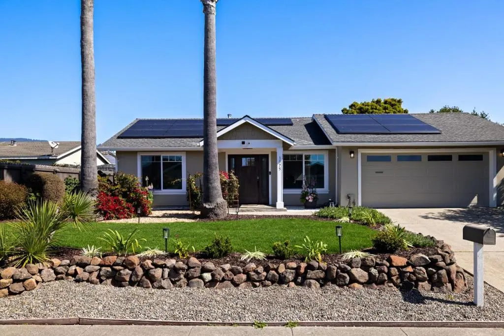 1575 Mizzen Lane, Half Moon Bay, CA — listing photo 1