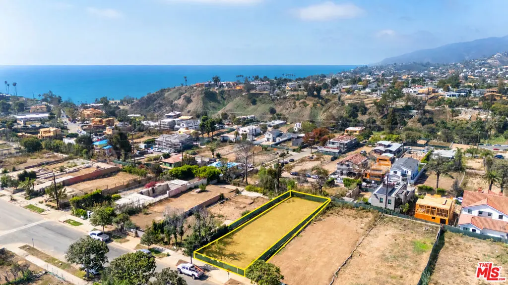 717 Via De La Paz, Pacific Palisades, CA — listing photo 1