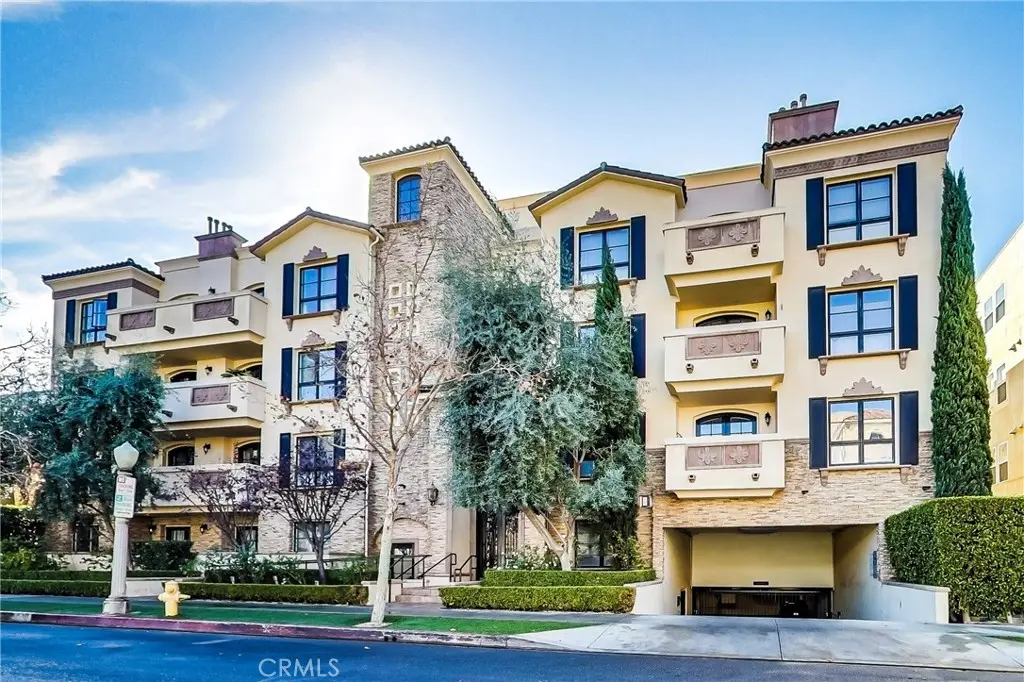 12026 201 Hoffman Street 201, Studio City, CA — listing photo 1