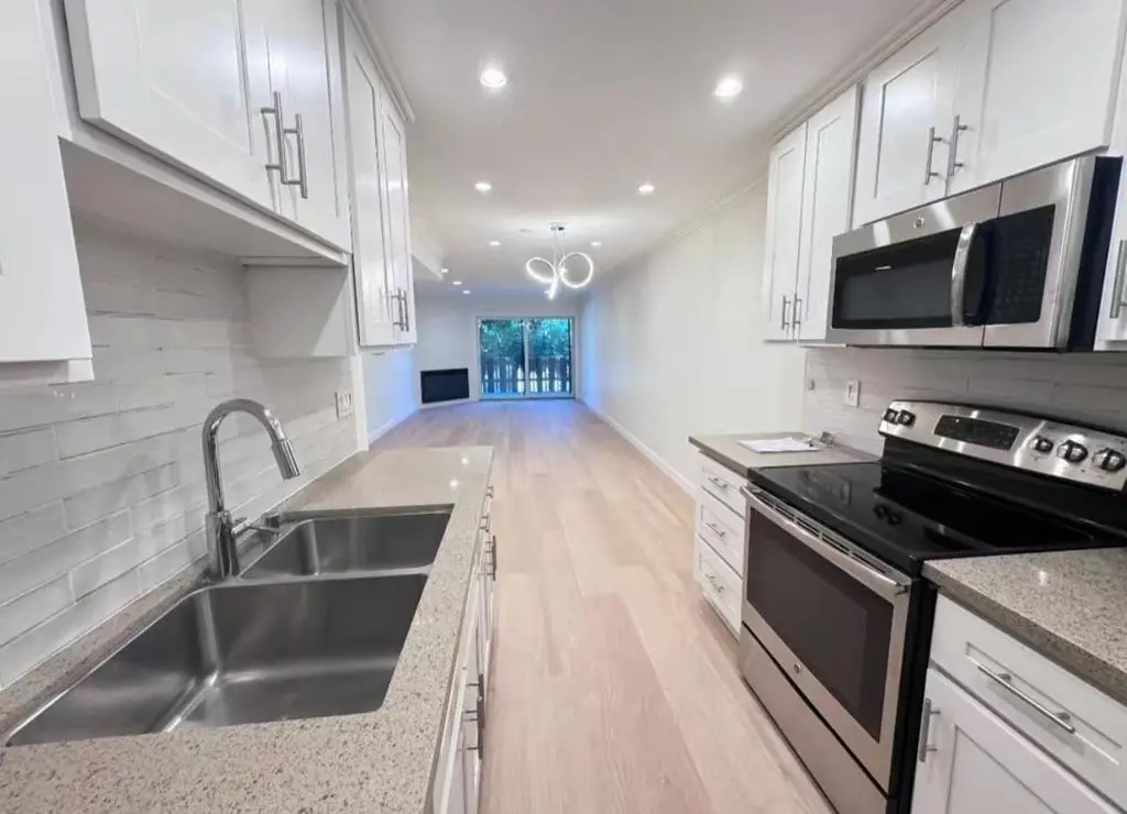 Apartment for rent at , Los Altos, CA featuring 1 bed and 1 bath