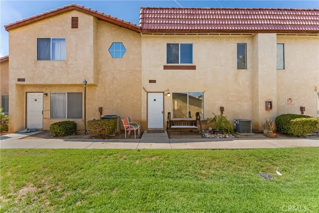 38000 17th E, Palmdale, CA — listing photo 1