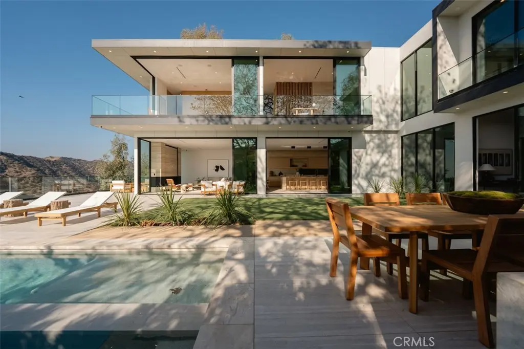 Single Family Residence for rent at 1149 Linda Flora Drive, Los Angeles, CA featuring 6 beds and 9 baths