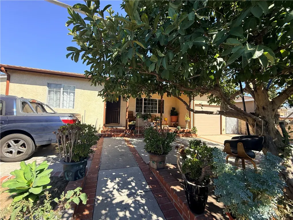 10416 Cayuga, Pacoima, CA — listing photo 1