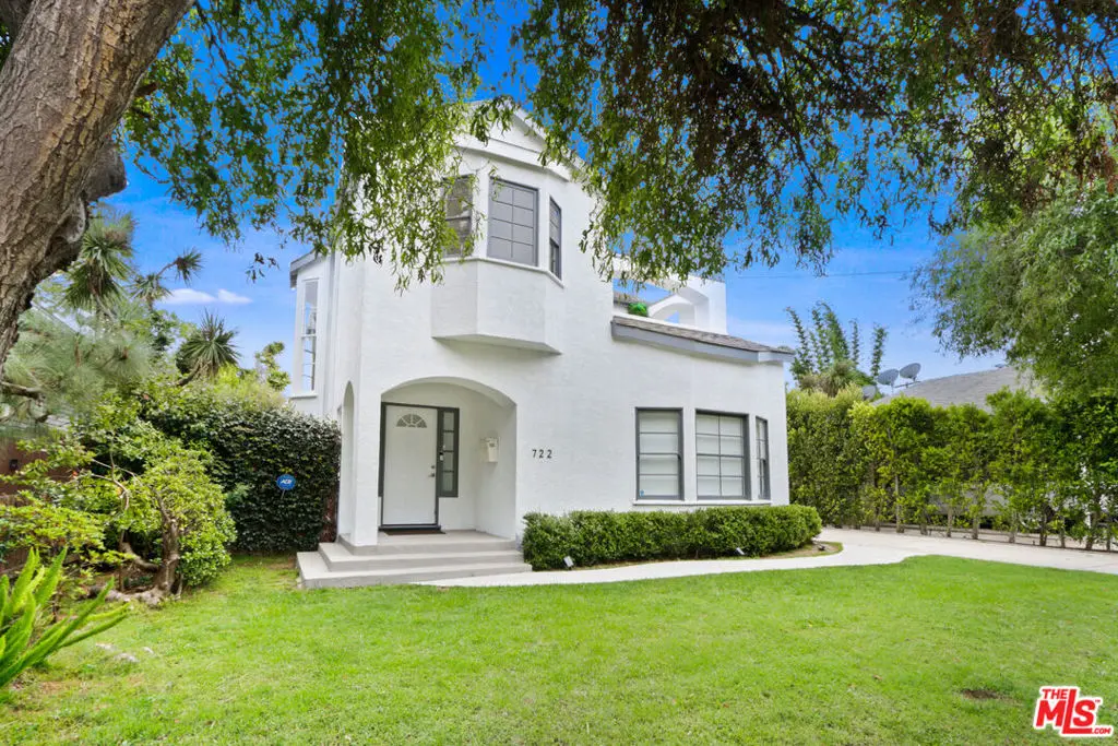 Single Family Residence for rent at 722 Kensington Road, Santa Monica, CA featuring 4 beds and 3 baths