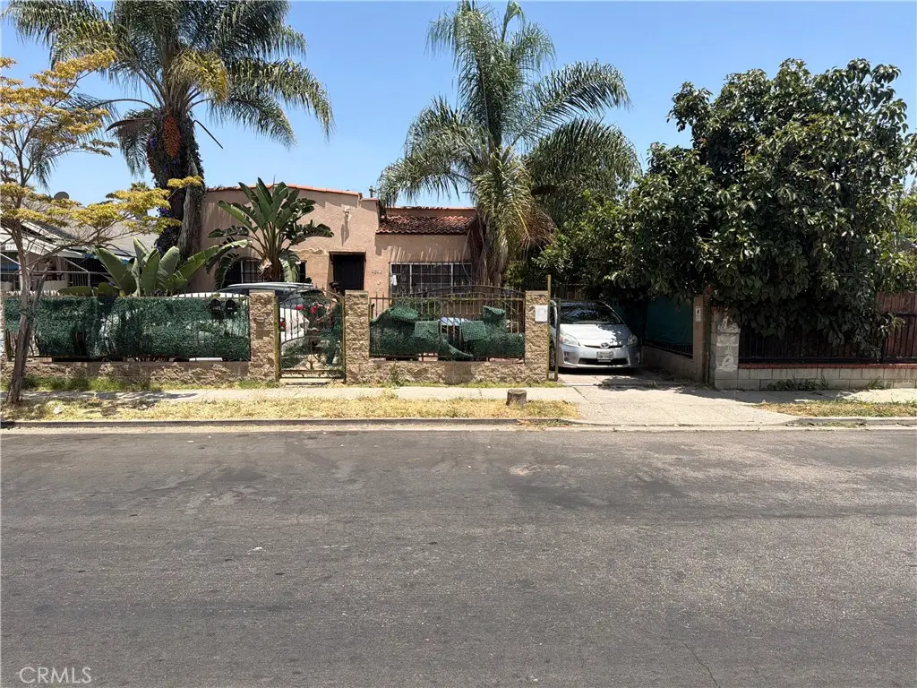 Duplex for sale at 4809 Pickford, Los Angeles, CA