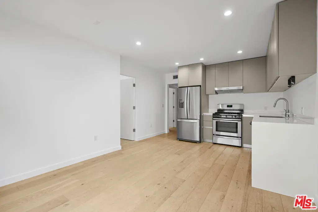 Condominium for rent at 11795 Gateway Boulevard 3, Los Angeles, CA featuring 2 beds and 2 baths