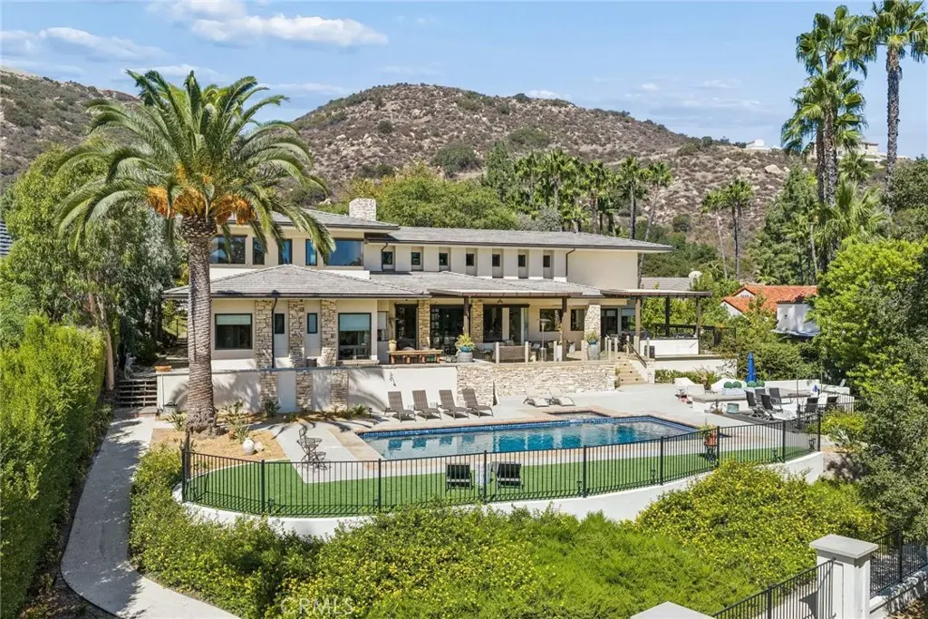 Single Family Residence for sale at 38144 Silver Fox Court, Murrieta, CA featuring 5 beds and 6 baths
