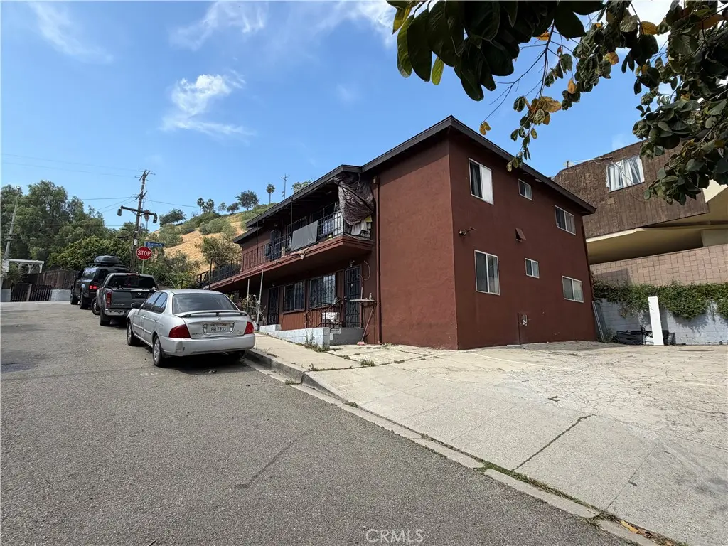 1495 stadium way, Los Angeles, CA — listing photo 1