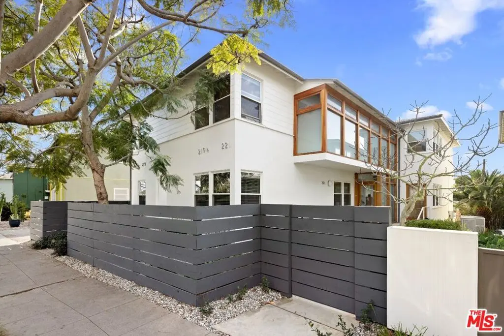 221 3rd Avenue, Venice, CA — listing photo 1