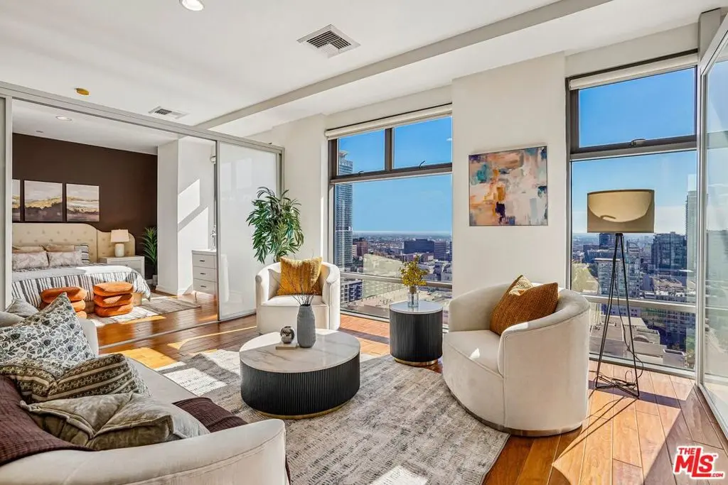 Condominium for sale at 801 S Grand Avenue 1712, Los Angeles, CA featuring 2 beds and 2 baths