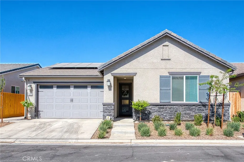 Single Family Residence for sale at 1523 Bloom Ln, Clovis, CA featuring 4 beds and 2 baths