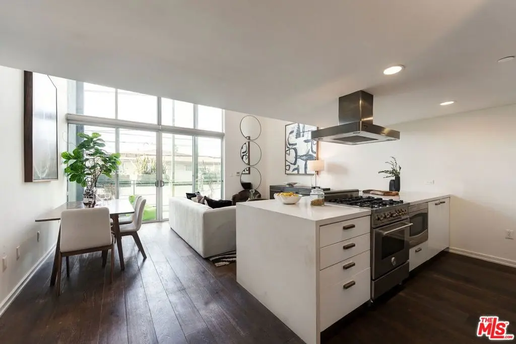 Condominium for sale at 751 N Fairfax Avenue 2, Los Angeles, CA featuring 1 bed and 1 bath