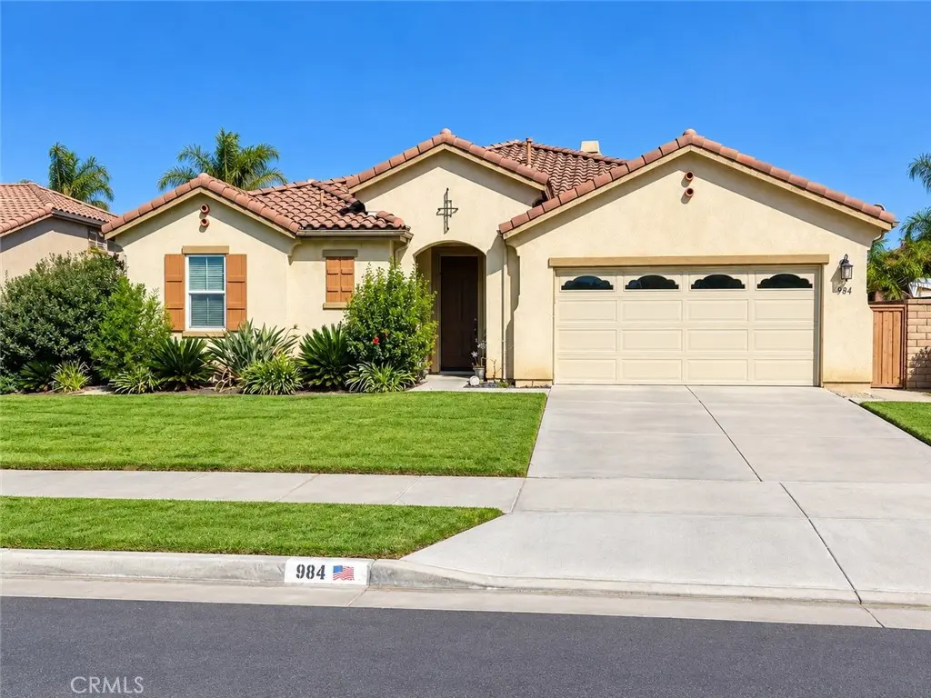 984 Paintbrush, Hemet, CA — listing photo 1