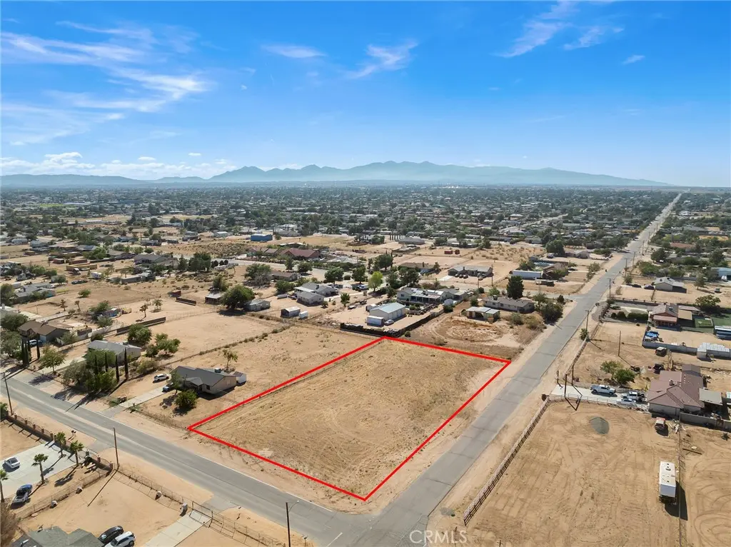 10886 9th Avenue, Hesperia, CA — listing photo 1