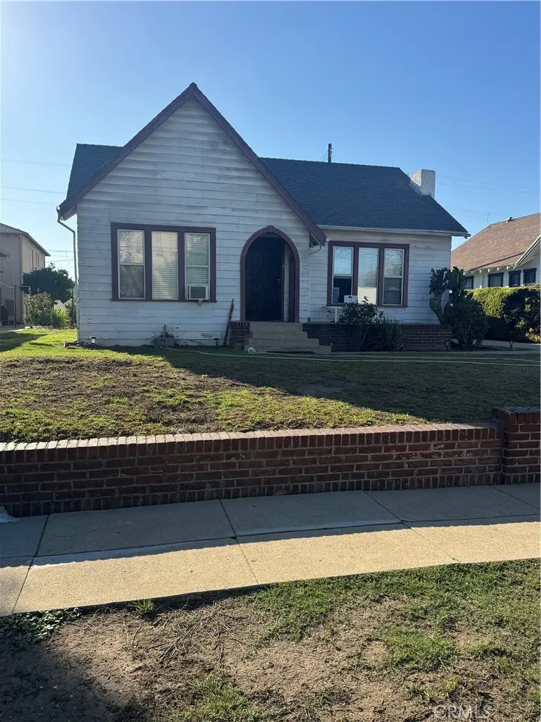 Triplex for sale at 1521 S 6th Street, Alhambra, CA