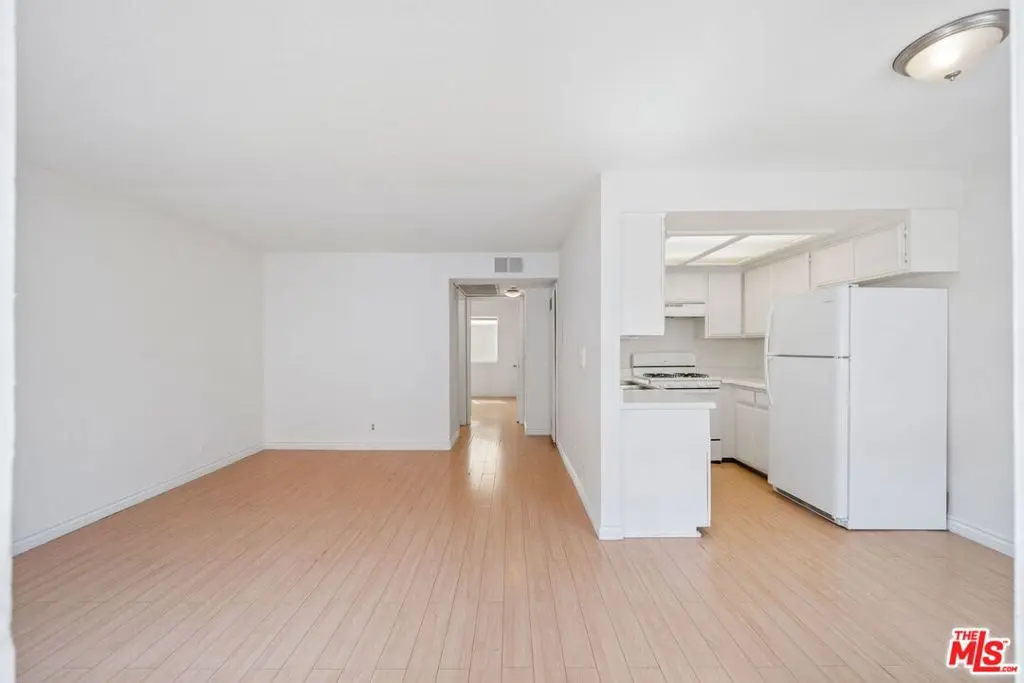 158 N Normandie Avenue 102, Los Angeles, CA — listing photo 1