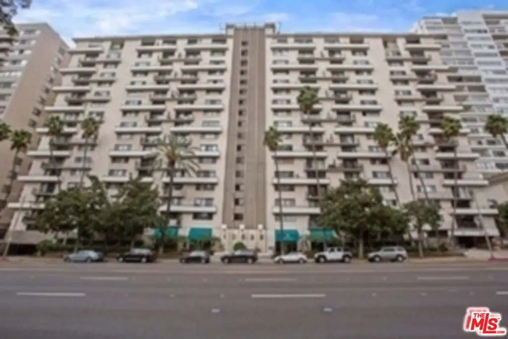 Condominium for rent at 10535 Wilshire Boulevard 1002, Los Angeles, CA featuring 2 beds and 2 baths
