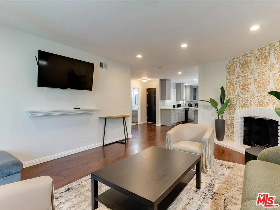 23109 MARIANO Street, Woodland Hills, CA — listing photo 1