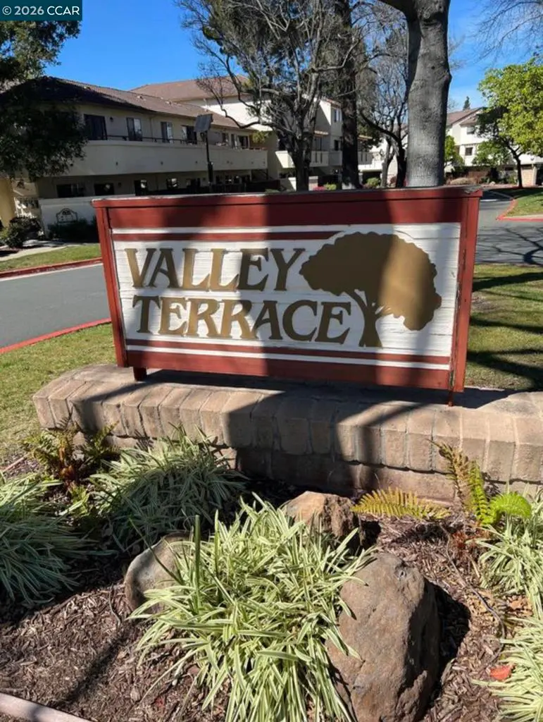 5080 Valley Crest Dr 32, Concord, CA — listing photo 1