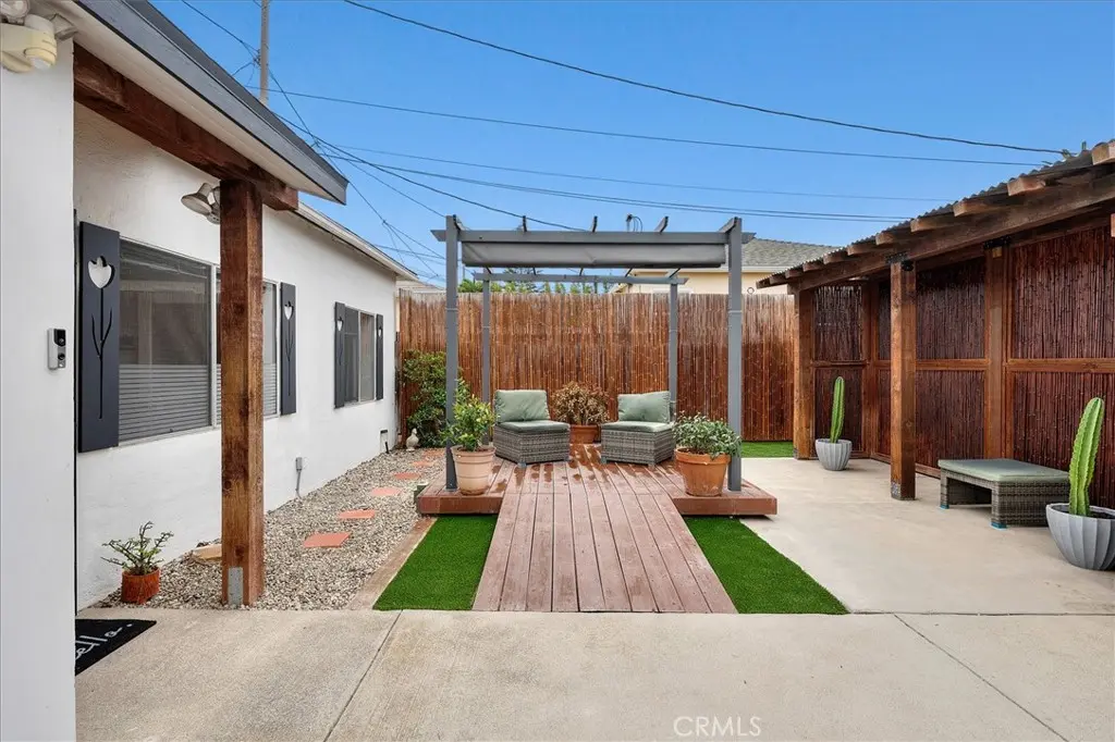744 1/2 Flower Avenue, Venice, CA — listing photo 1
