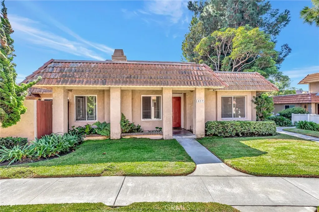 18571 Edgebrook Lane, Huntington Beach, CA — listing photo 1