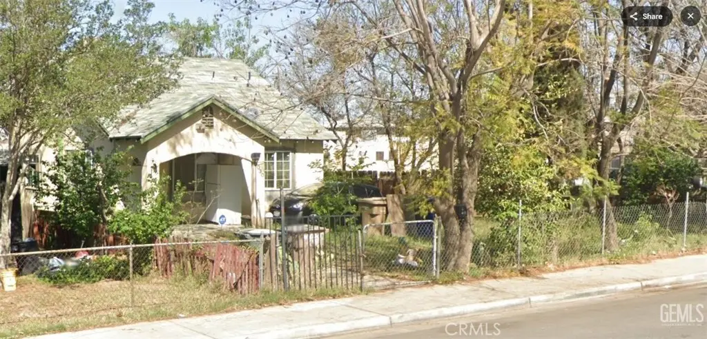 Single Family Residence for sale at 2030 King Street, Bakersfield, CA featuring 2 beds and 1 bath