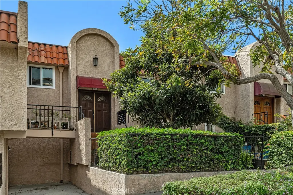 Condominium for sale at 2504 Skyline Drive, Signal Hill, CA featuring 3 beds and 3 baths