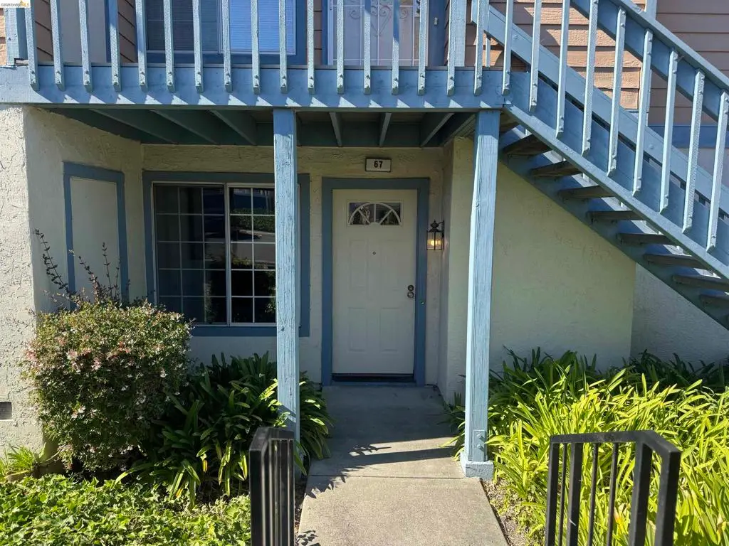 Condominium for sale at 67 Glenwood, Hercules, CA featuring 2 beds and 1 bath