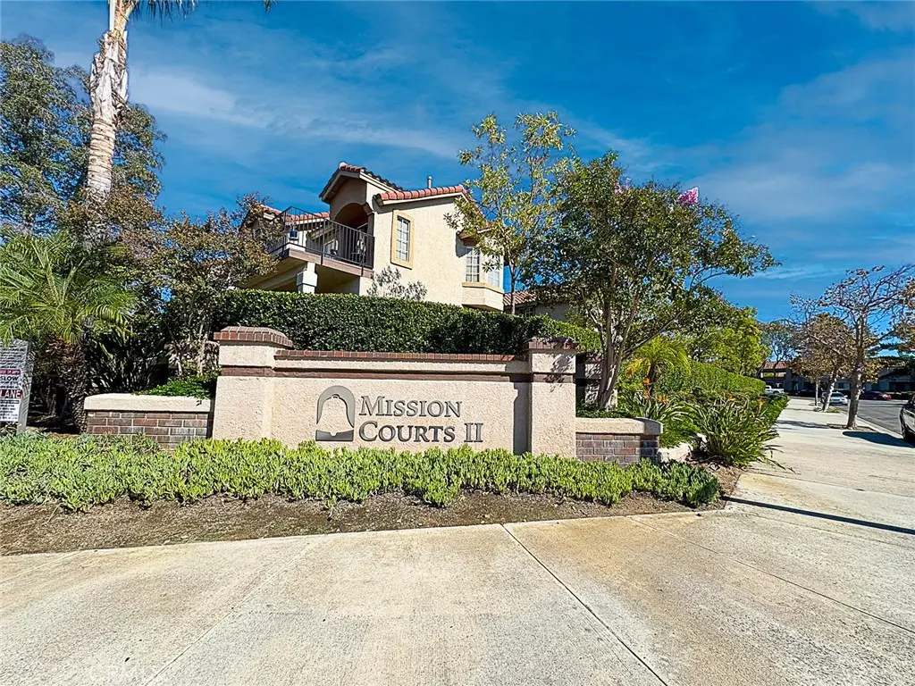 28 Blue Oak 96, Rancho Santa Margarita, CA — listing photo 1