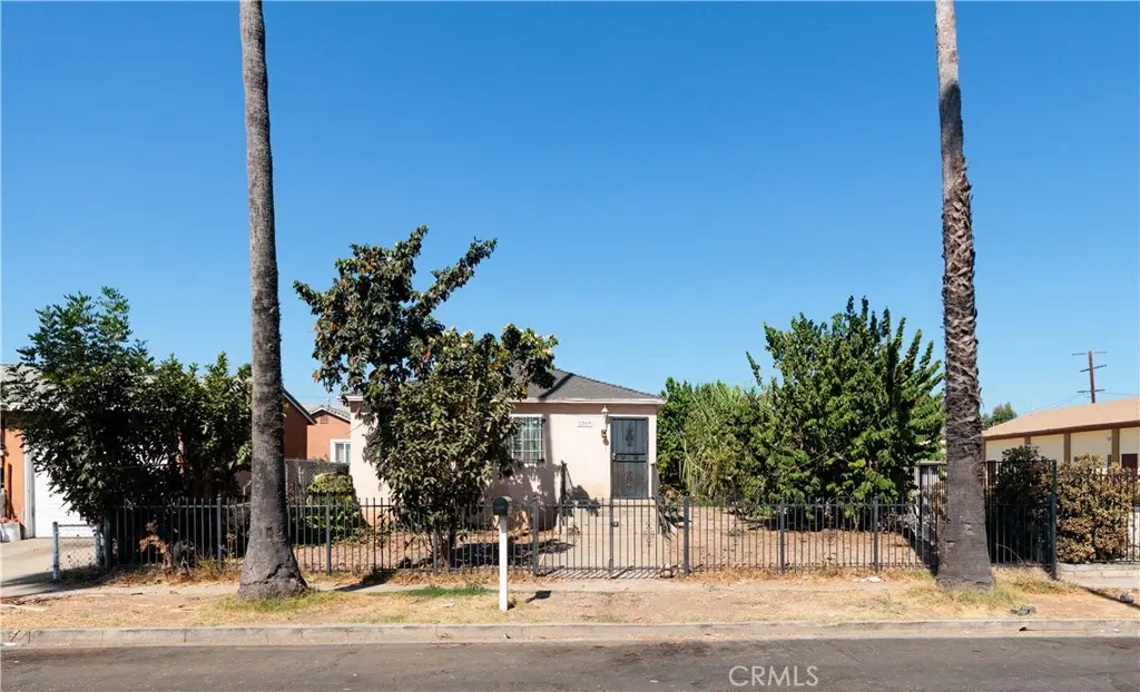 2069 Lewis, Long Beach, CA — listing photo 1