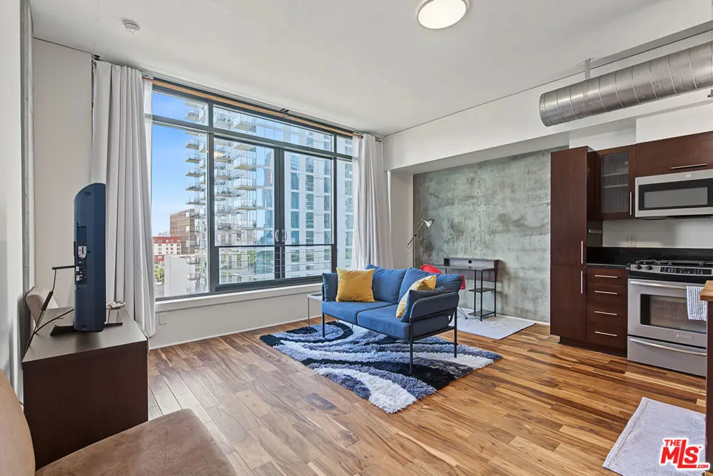 Condominium for sale at 1111 S Grand Avenue 817, Los Angeles, CA featuring 1 bed and 1 bath