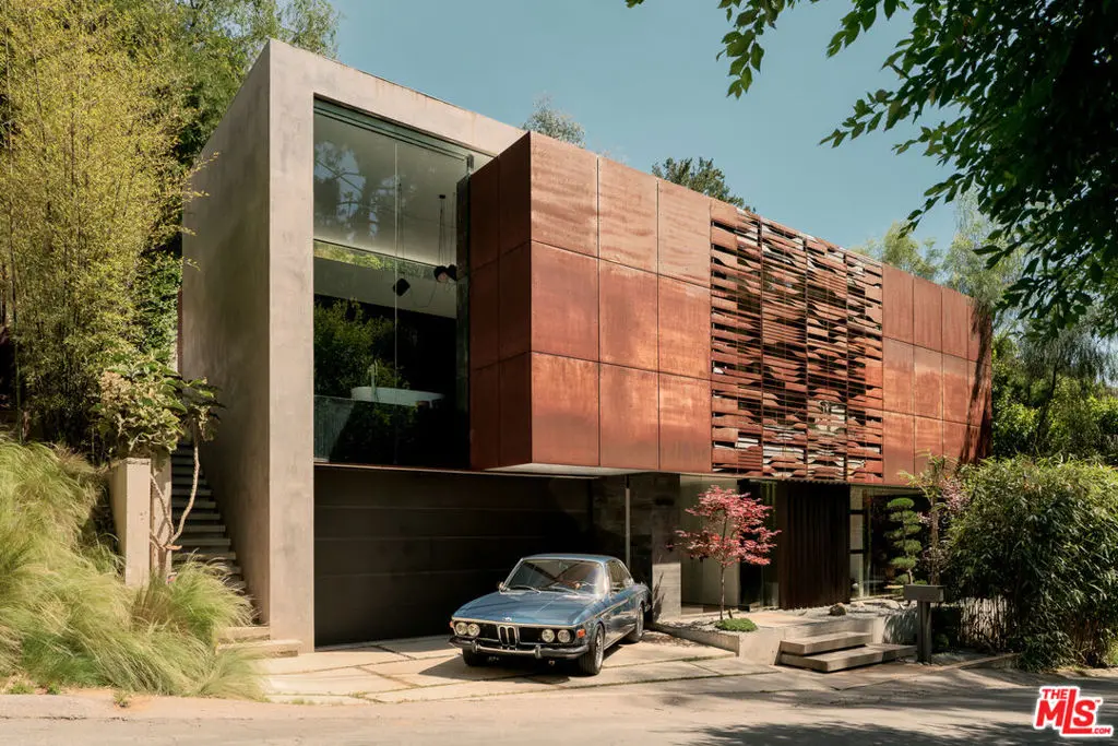 Single Family Residence for sale at 8050 Willow Glen Road, Los Angeles, CA featuring 3 beds and 4 baths