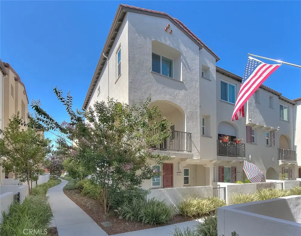 Townhouse for rent at 2750 W 182nd 120, Torrance, CA featuring 3 beds and 4 baths