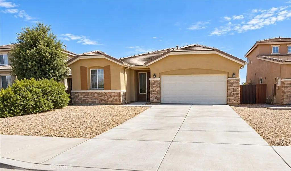 15255 Riverview, Victorville, CA — listing photo 1
