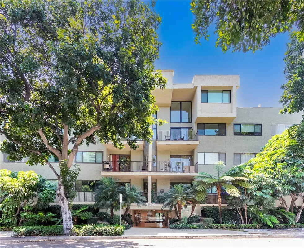 9000 Cynthia St 306, West Hollywood, CA — listing photo 1
