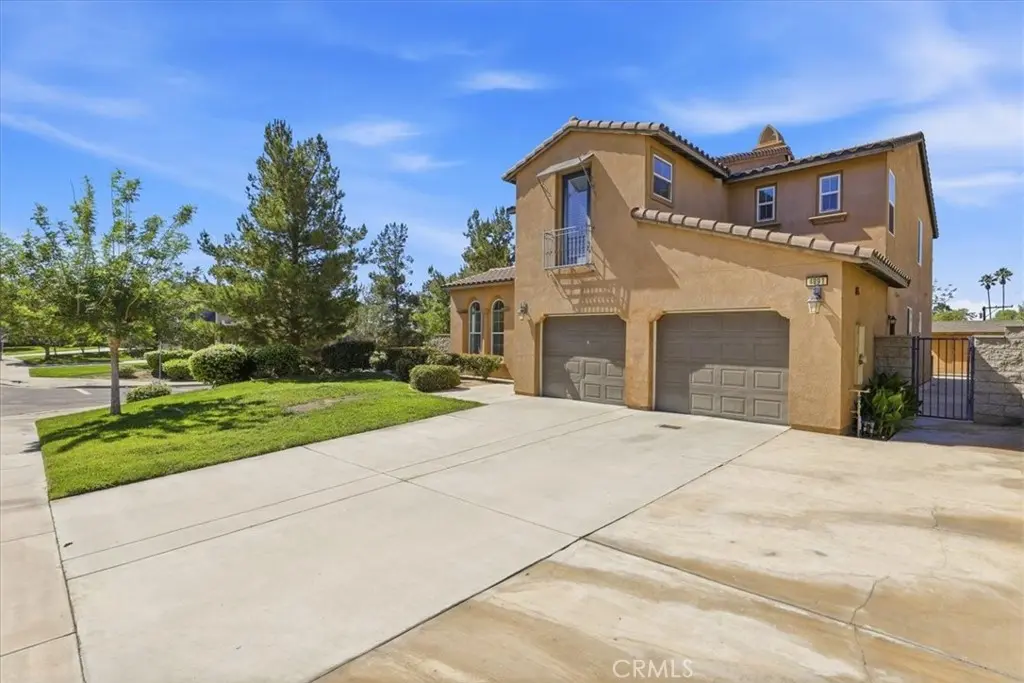 Single Family Residence for sale at 4891 Westmont, Riverside, CA featuring 6 beds and 6 baths